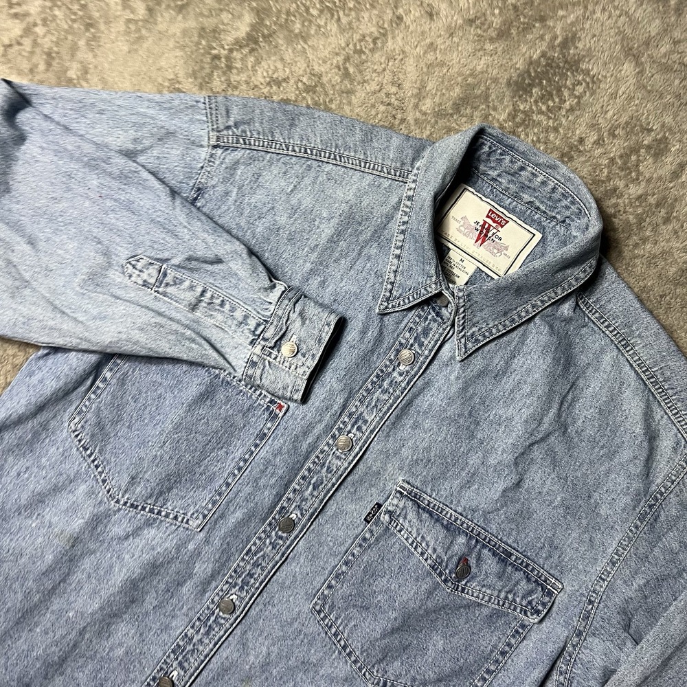 Vintage Levi's Womens Medium Denim Shirt Red Tab Button Front Wash Cotton